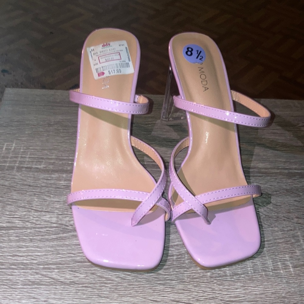 Hey ladies I’m selling these Top Moda heels never Wore them